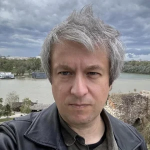Антон Долин